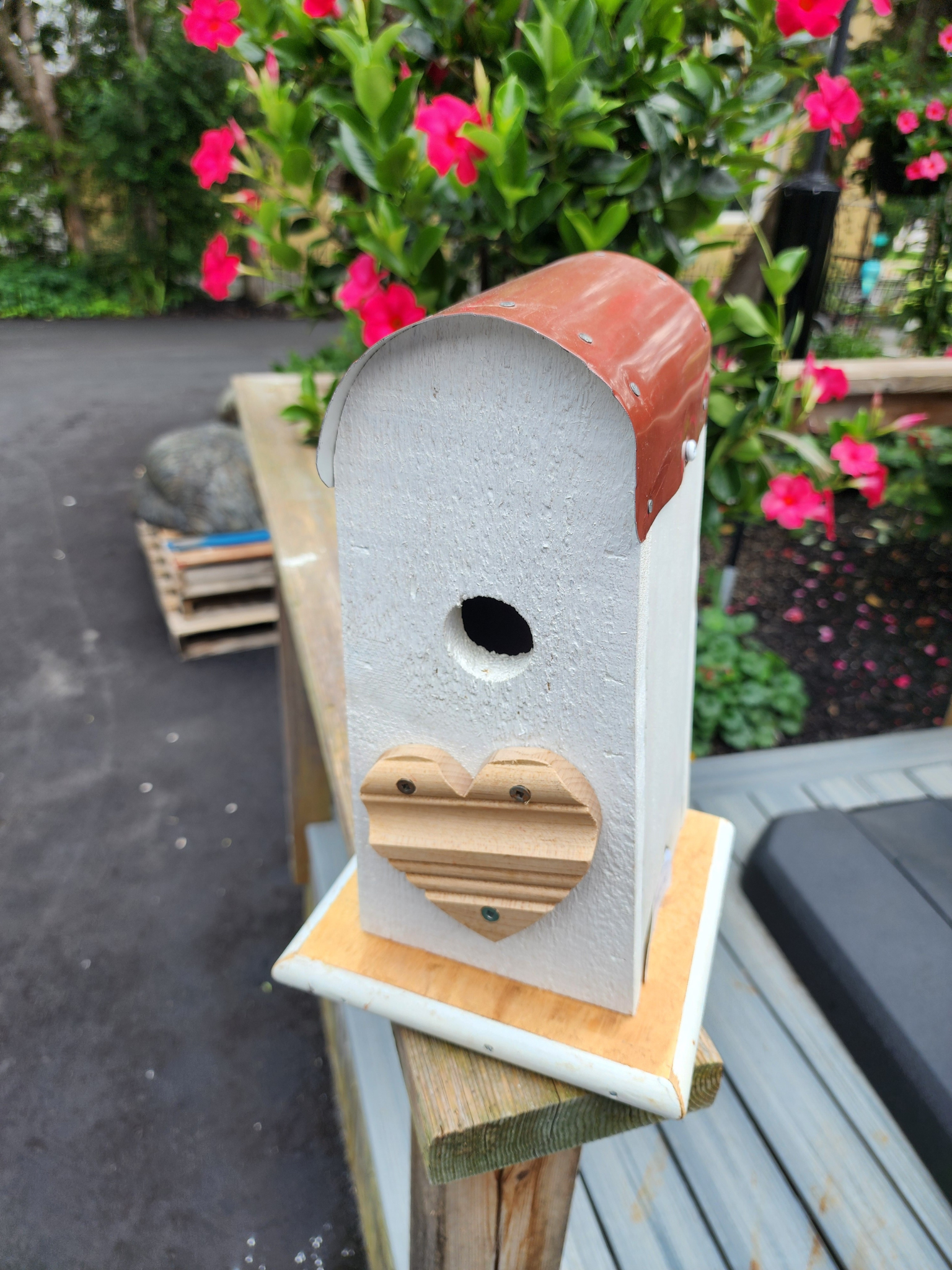 Jean Long 1.5" hole white Heart Birdhouse JL2128-1215