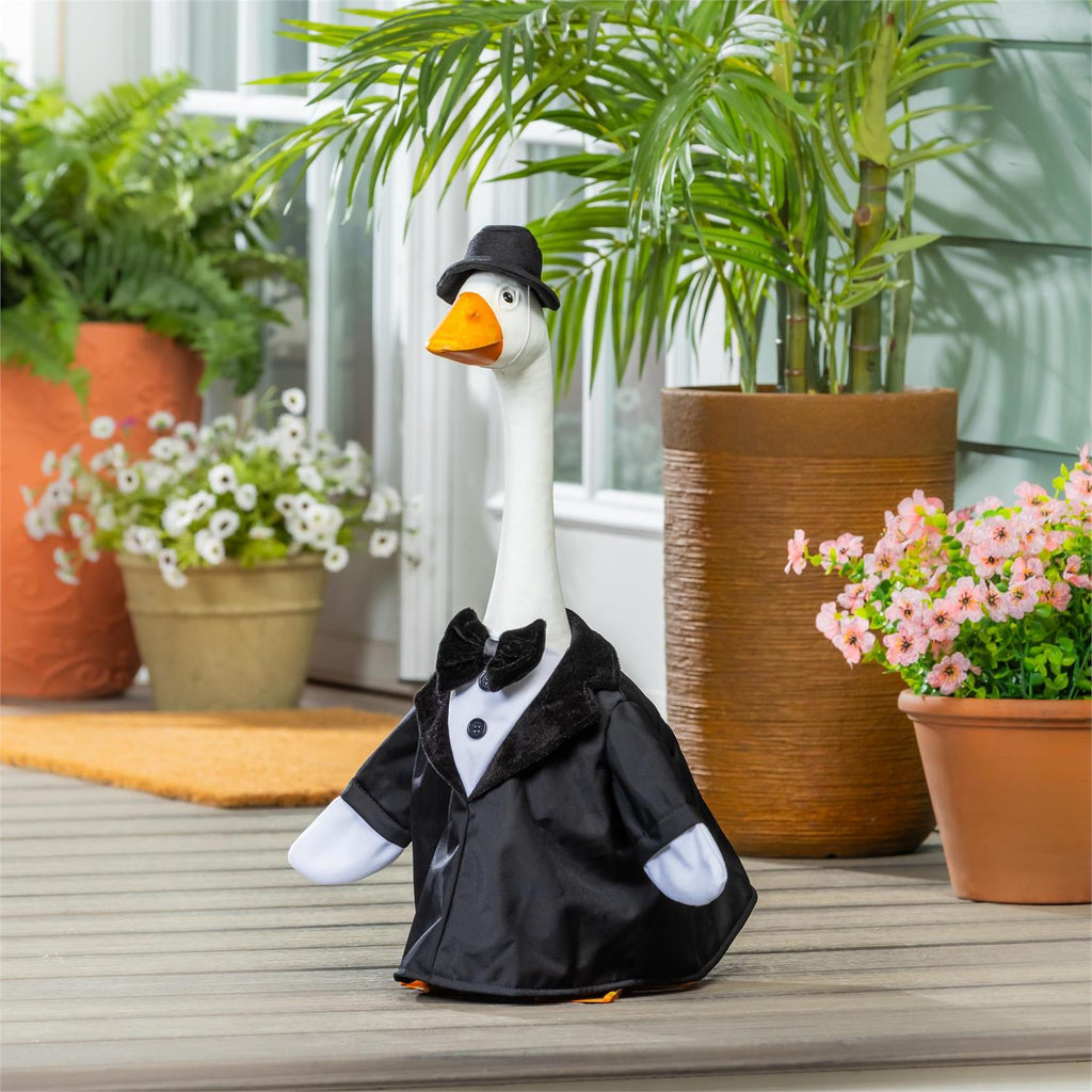 Giddy the Goose Outfits
