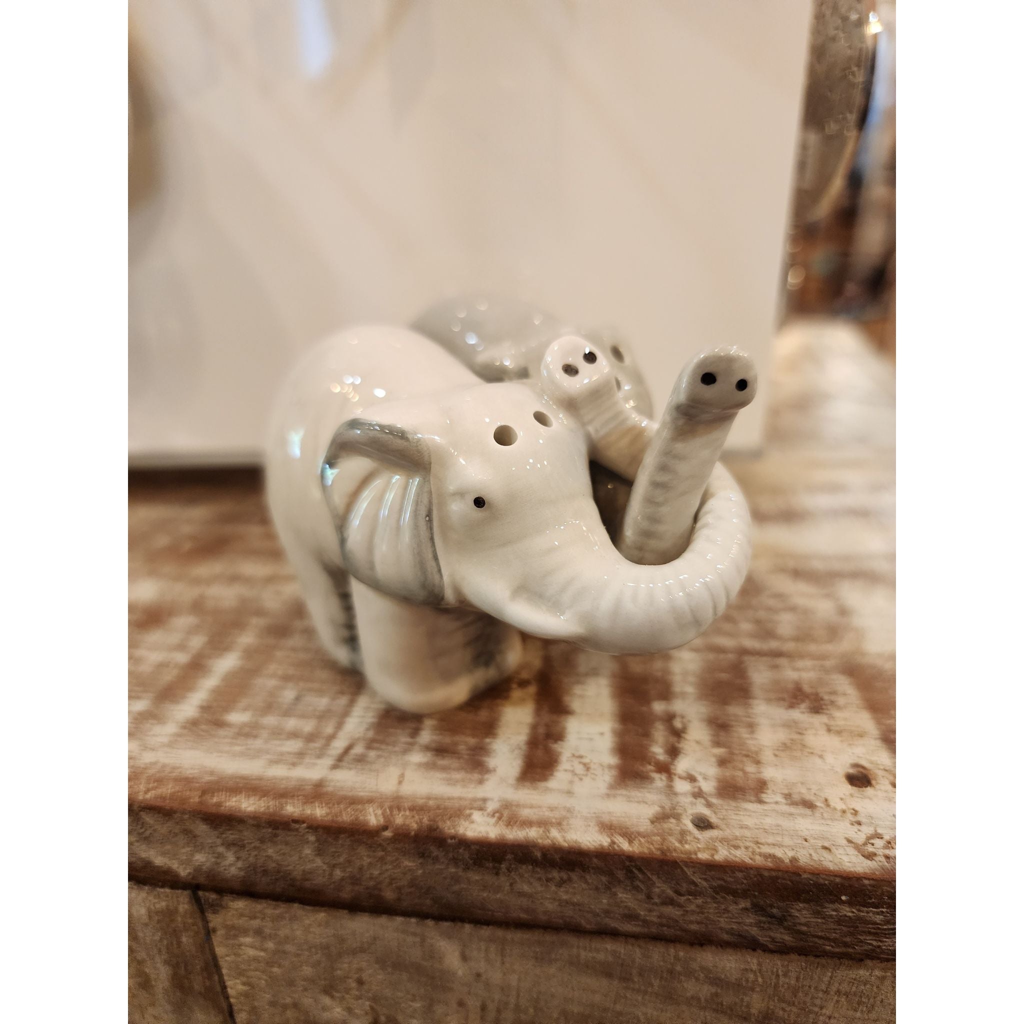 Hugging Elephant S&P-3.5"L